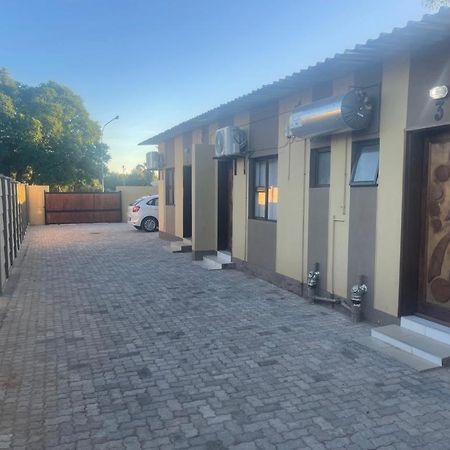 Sabrina Guesthouse Τσουμέμπ Εξωτερικό φωτογραφία