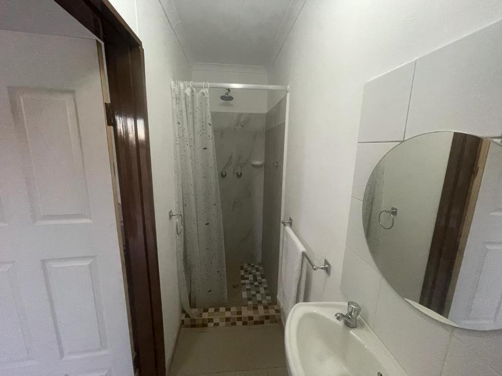 Sabrina Guesthouse Τσουμέμπ Εξωτερικό φωτογραφία